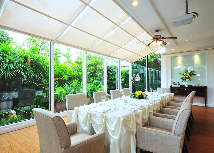 Hotel Centre Point Sukhumvit 10 4*