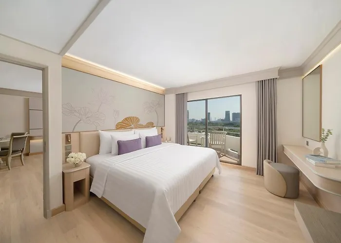 Centre Point Sukhumvit 10 Hotel