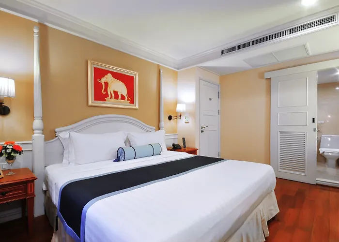 Hotel Centre Point Sukhumvit 10 4*