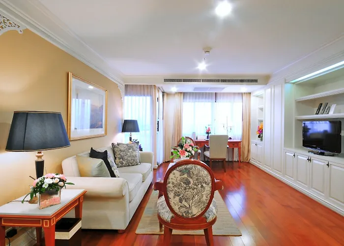 Centre Point Sukhumvit 10 Hotel 4*