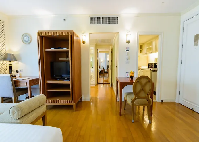 Centre Point Sukhumvit 10 4*