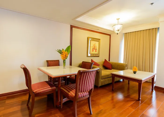 Hotel Centre Point Sukhumvit 10 4*