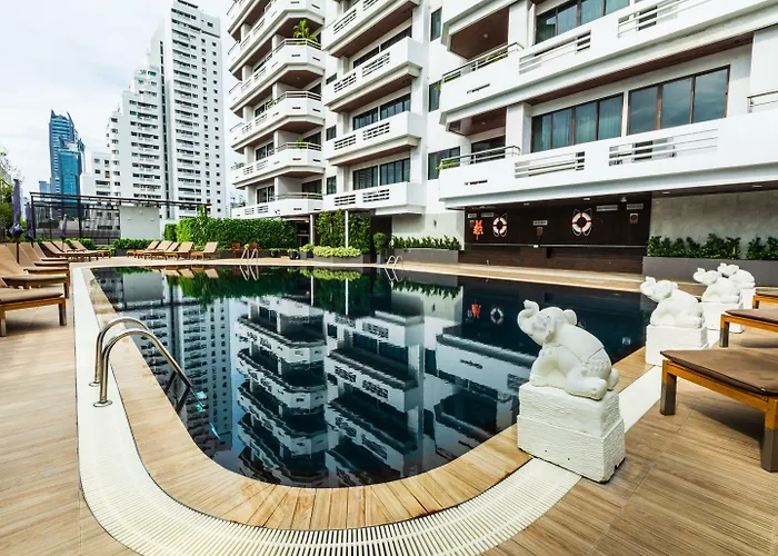 Hotel Centre Point Sukhumvit 10 4*