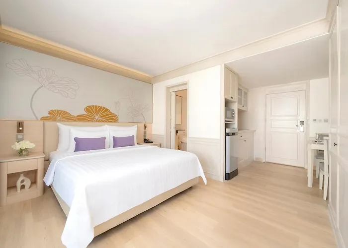 Centre Point Sukhumvit 10 4*